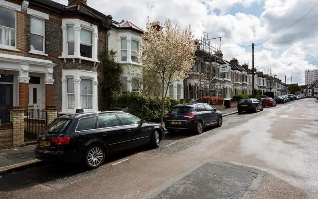 Veeve  2 Bed House On Leppoc Road Clapham