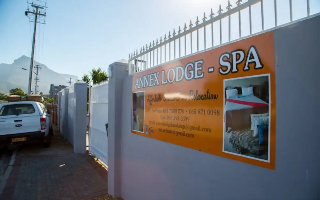5 Annex Lodge & Spa