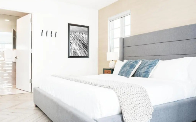 Luxuri Suites