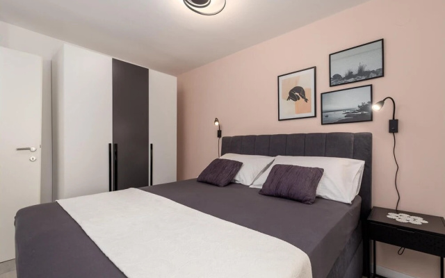 Beautiful Home in Pag With Wifi and 4 Bedrooms