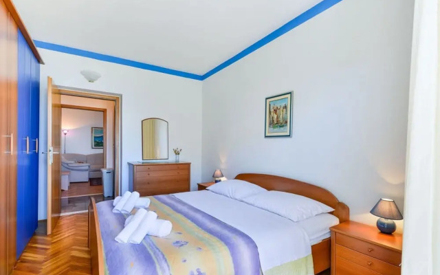 Apartment on Vir Island Near Sandy Beaches