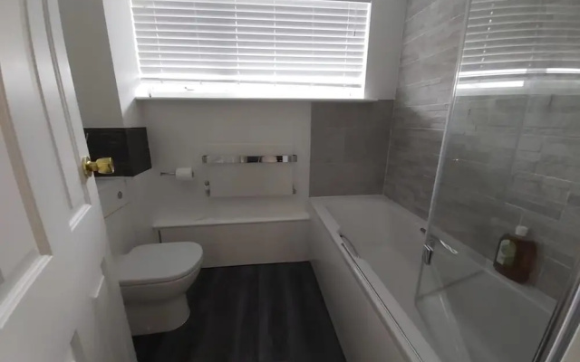 Beautiful and Luxurious 4-bed House in Essex