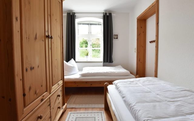Quaint Apartment in Insel Poel near Beach