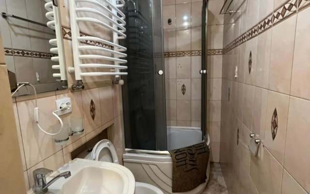 22/Kotliarska Moisha House