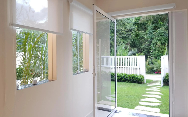 LINDA CASA TERREA UBATUBA - piscina, wifi, AC, churrasqueira, praia Lagoinha