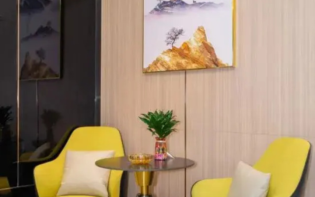 ELONG DELUXE HOTEL（Lingui District Government Store）