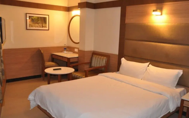 Hotel Sms Grand Inn