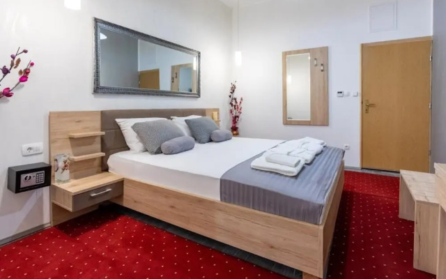 Deluxe Room in Hotel Rose Split