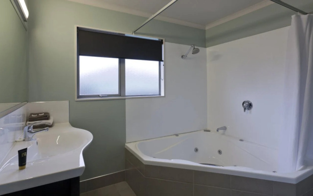 Best Western Aveda Motor Lodge