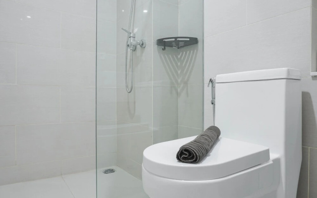 Cozy and Nice Studio at Daan Mogot City Apartment