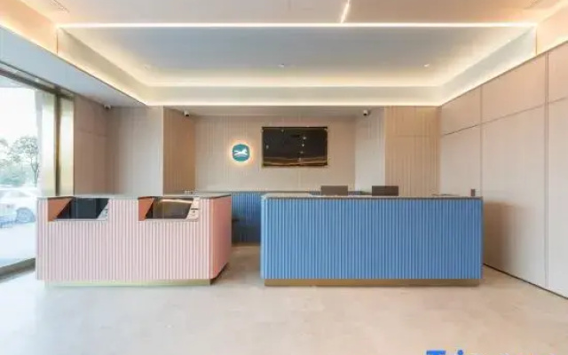 HanTing Hotel (Nanchang East China University of Technology)