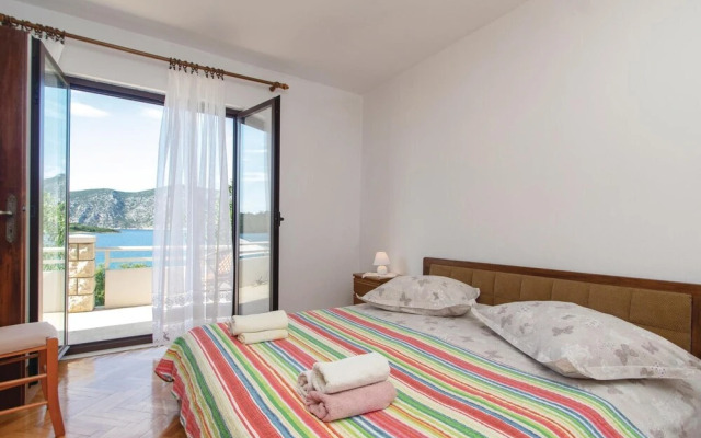 Awesome Home in Racisce With Wifi and 4 Bedrooms