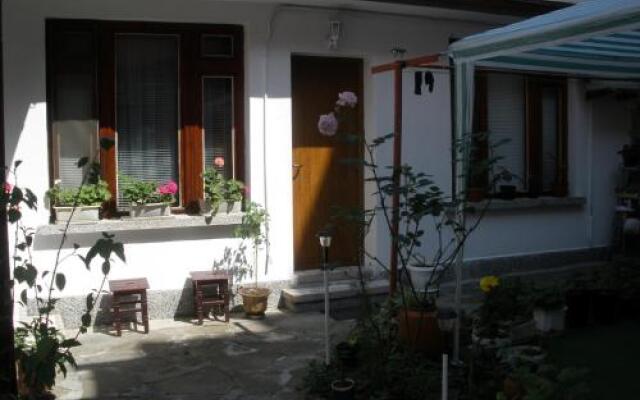 Отель Guest House Marinakievi Поморие вид на фасад