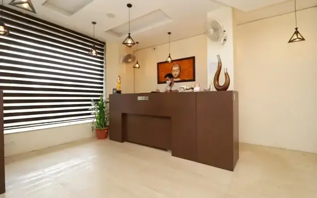 Hotel Mirage Residency