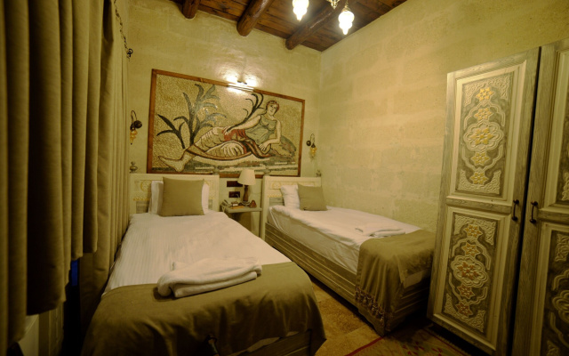 Caftan Cave Suites