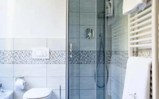 Lora Como Apartment