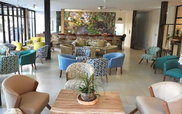 Waterfalls Lodge