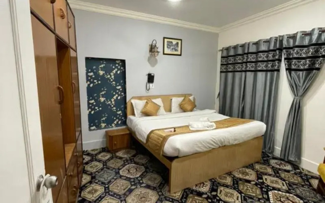 Heritage Rose Inn