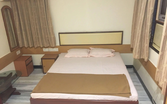 Hotel Nest In, Malad