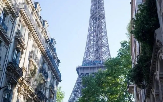 Miss Eiffel Tower