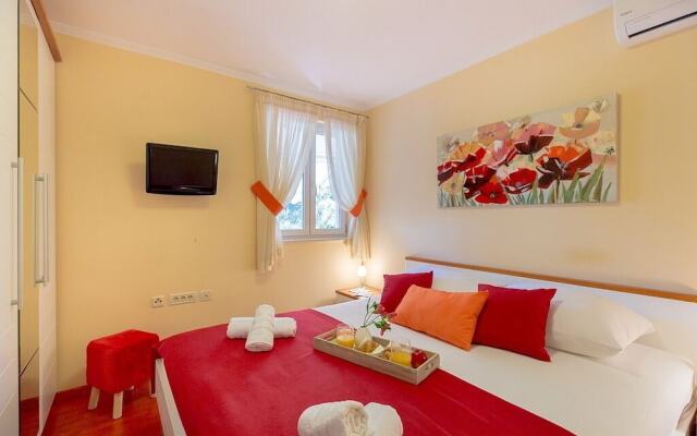 Leona & Borna Central Suites 0