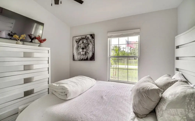 Private Yard + Patio: Central Sebastian Home!