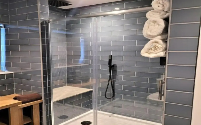 Friary House Serviced Apartments by Roomsbooked - 24Hr Reception