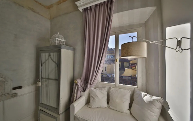 White Home by Mmega
