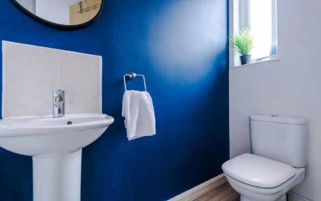 Rest&Recharge at Lloyd House by the Etihad w 3Bedrooms&4Beds&FreeParking
