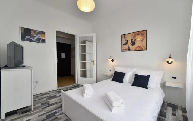 Sunny Apartment