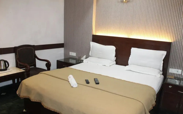 Flourish Inn Saket opposite Max Hospital