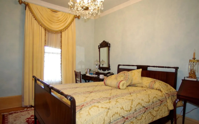 The Hotel Magnolia