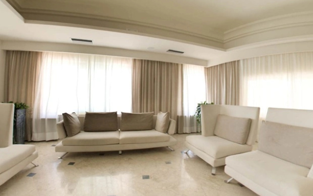 Sunshine Hotel & Spa