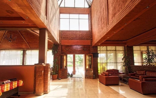 Lal Hotel and Spa