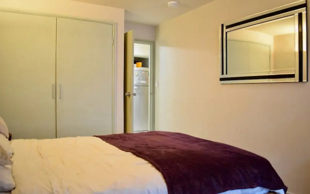 Vibrant 3 Bedroom Flat With Balcony Near Shoreditch