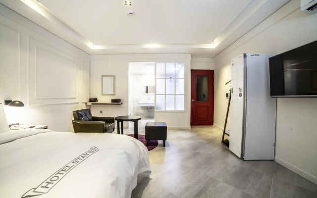 Hotel Stay 53