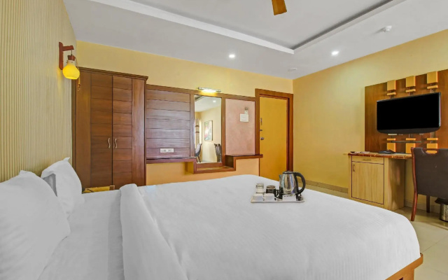 Collection O Hotel Regal Near ISKON TEMPLE , ABIDS
