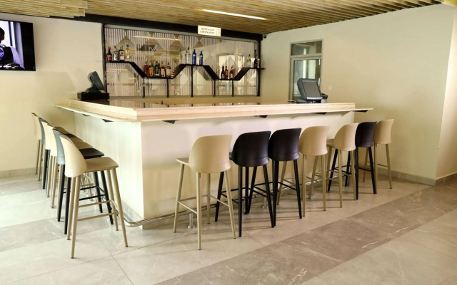 Отель PrideInn Plaza Nairobi Airport