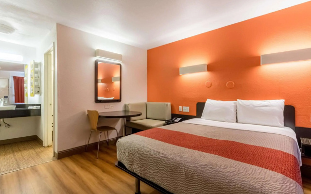 Motel 6 Garland, TX - Dallas