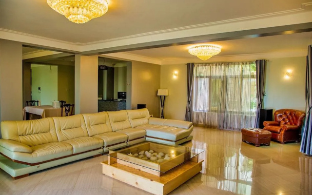 Lake Point Villa