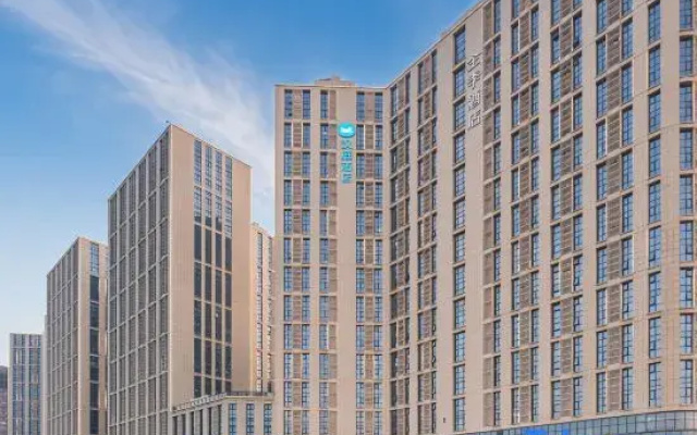 HanTing Hotel (Zhengzhou Zhengkai Avenue Provincial Science and Technology Museum)