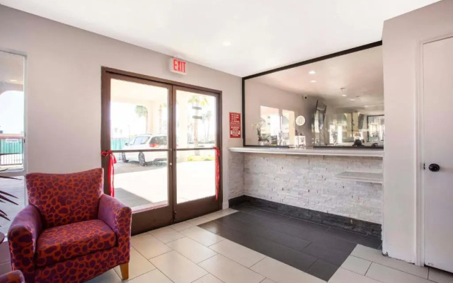 OYO Hotel Palmdale - Antelope Valley