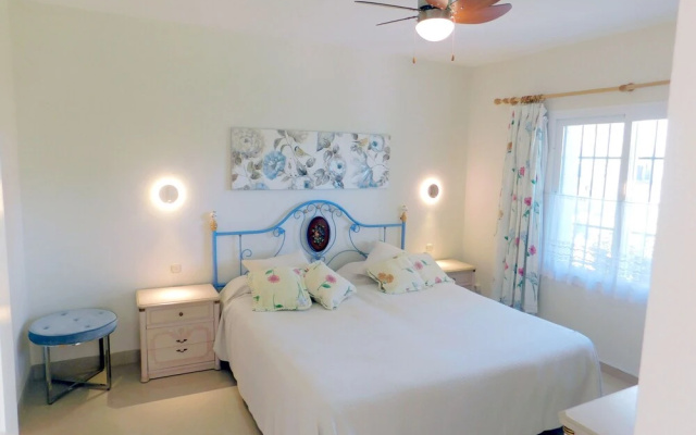 Marbella Views Jacuzzi Cinema Bbq Pool Condo Wifi