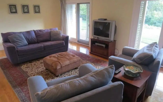 41 Mooncussers Lane - Five Bedroom House