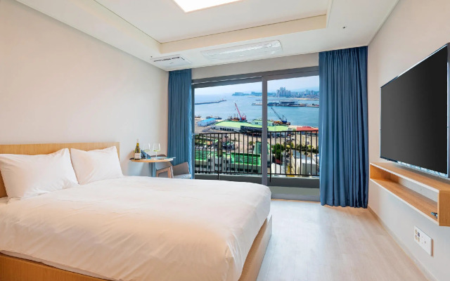 Sokcho I Park Suite Hotel and Resort