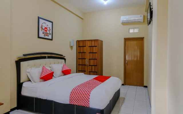OYO 1342 Uniga Malang Family Residence