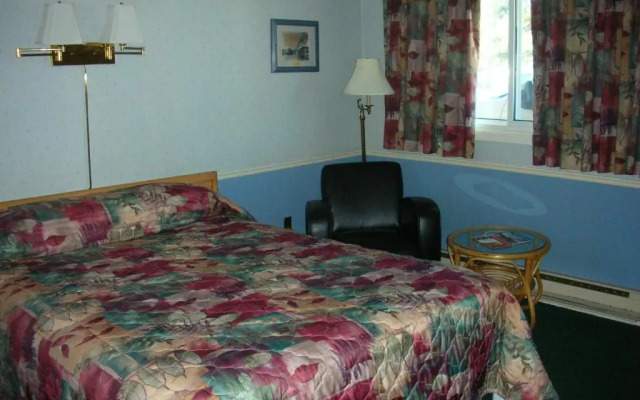 Adams Motel