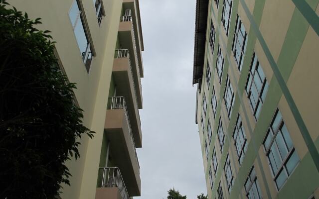 Апартаменты Chateau Vista Serviced apartment вид на фасад