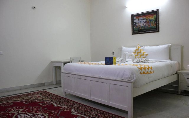 FabHotel Dior Pink City