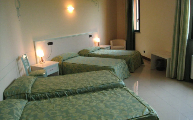 Eden Hotel